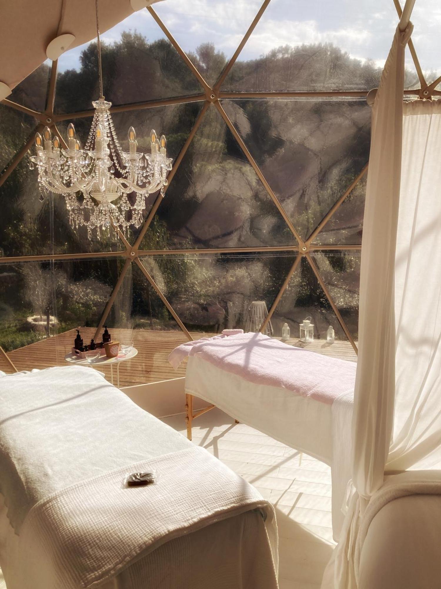 Domo Suites Masia Cal Geperut Badalona Bagian luar foto