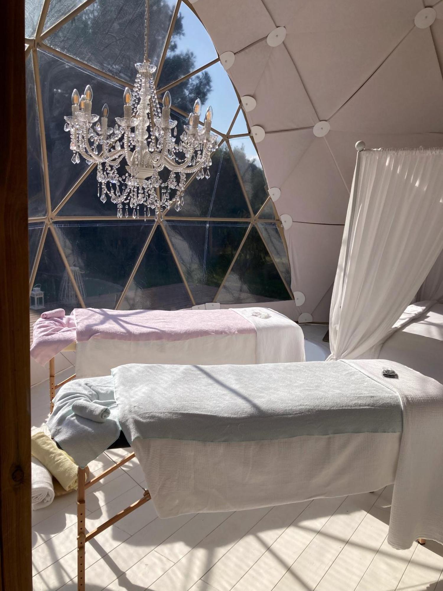 Domo Suites Masia Cal Geperut Badalona Bagian luar foto